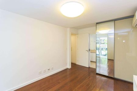 Apartamento à venda com 200m², 3 quartos e 3 vagas