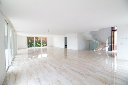 Casa à venda com 786m², 4 quartos e 5 vagas Casa à venda com 786m², 4 quartos e 5 vagasSala / Sala de Jantar