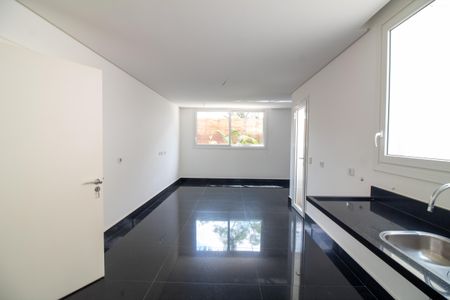 Casa à venda com 786m², 4 quartos e 5 vagas Casa à venda com 786m², 4 quartos e 5 vagasCopa / Cozinha