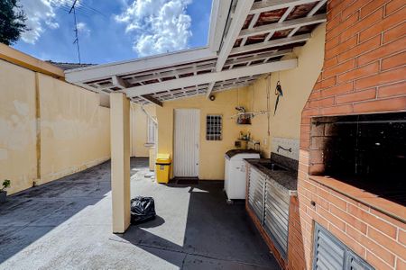 Casa à venda com 190m², 2 quartos e 1 vagaÁrea externa