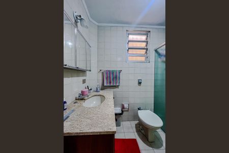 Casa à venda com 190m², 2 quartos e 1 vagaBanheiro