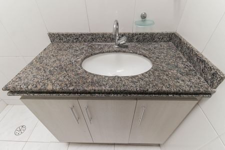 Casa de condomínio à venda com 77m², 2 quartos e 1 vaga Casa de condomínio à venda com 77m², 2 quartos e 1 vagaBanheiro Social