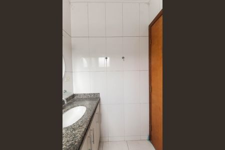 Casa de condomínio à venda com 77m², 2 quartos e 1 vaga Casa de condomínio à venda com 77m², 2 quartos e 1 vagaBanheiro da Suíte