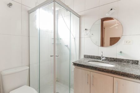 Casa de condomínio à venda com 77m², 2 quartos e 1 vaga Casa de condomínio à venda com 77m², 2 quartos e 1 vagaBanheiro da Suíte