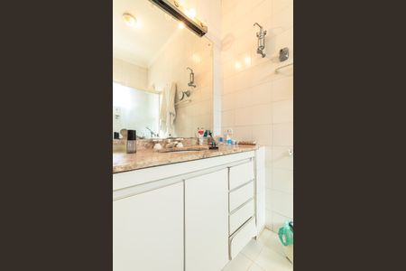 Casa à venda com 168m², 3 quartos e 2 vagas Casa à venda com 168m², 3 quartos e 2 vagasBanheiro da Suíte
