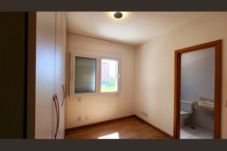 Apartamento à venda com 158m², 3 quartos e 3 vagas Apartamento à venda com 158m², 3 quartos e 3 vagasQuarto Suíte 2