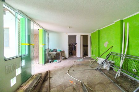 Casa à venda com 300m², 4 quartos e 1 vagaSalão