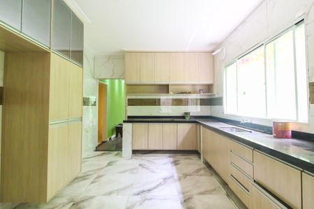 Casa à venda com 300m², 4 quartos e 1 vagaCozinha