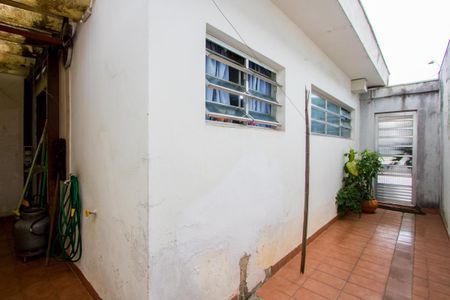 Casa à venda com 250m², 3 quartos e 3 vagas Casa à venda com 250m², 3 quartos e 3 vagasCorredor externo
