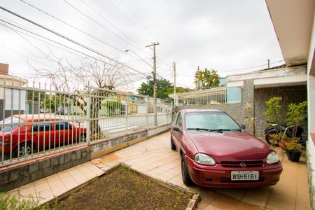 Casa à venda com 250m², 3 quartos e 3 vagas Casa à venda com 250m², 3 quartos e 3 vagasGaragem