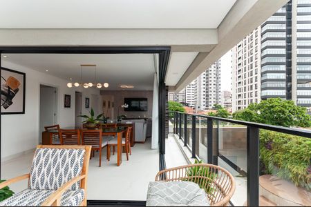 Apartamento à venda com 135m², 3 quartos e 2 vagas Apartamento à venda com 135m², 3 quartos e 2 vagasVaranda Gourmet