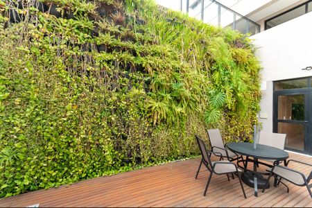 Apartamento à venda com 135m², 3 quartos e 2 vagas Apartamento à venda com 135m², 3 quartos e 2 vagasÁrea Comum - Piscina