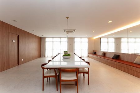 Apartamento à venda com 135m², 3 quartos e 2 vagas Apartamento à venda com 135m², 3 quartos e 2 vagasÁrea Comum - Salão de Festas