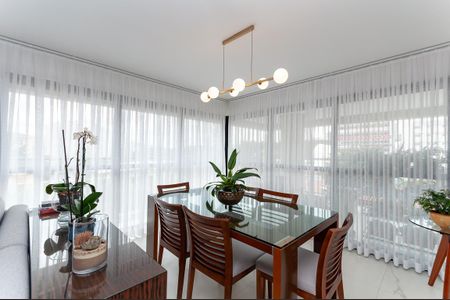 Apartamento à venda com 135m², 3 quartos e 2 vagas Apartamento à venda com 135m², 3 quartos e 2 vagasSala