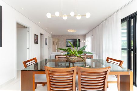 Apartamento à venda com 135m², 3 quartos e 2 vagas Apartamento à venda com 135m², 3 quartos e 2 vagasSala