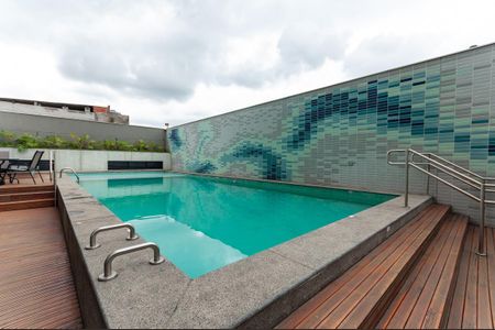 Apartamento à venda com 135m², 3 quartos e 2 vagas Apartamento à venda com 135m², 3 quartos e 2 vagasÁrea Comum - Piscina