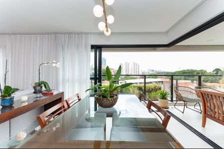 Apartamento à venda com 135m², 3 quartos e 2 vagas Apartamento à venda com 135m², 3 quartos e 2 vagasSala