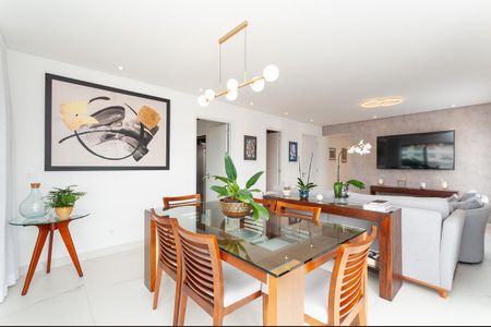 Apartamento à venda com 135m², 3 quartos e 2 vagas Apartamento à venda com 135m², 3 quartos e 2 vagasSala