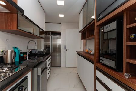 Apartamento à venda com 135m², 3 quartos e 2 vagas Apartamento à venda com 135m², 3 quartos e 2 vagasCozinha