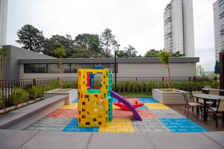 Apartamento à venda com 86m², 2 quartos e 2 vagasÁrea comum - Playground