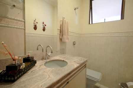 Casa à venda com 453m², 5 quartos e 4 vagasLavabo