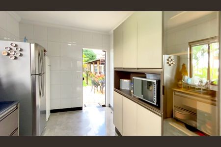 Casa à venda com 453m², 5 quartos e 4 vagasCozinha