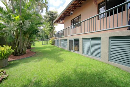 Casa à venda com 453m², 5 quartos e 4 vagasJardim lateral
