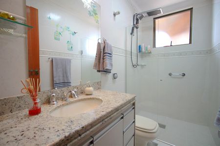 Casa à venda com 453m², 5 quartos e 4 vagasBanheiro