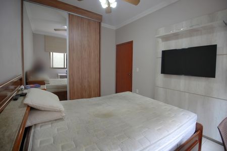 Casa à venda com 453m², 5 quartos e 4 vagasQuarto 4