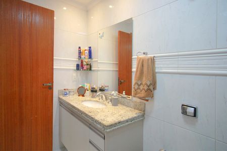 Casa à venda com 453m², 5 quartos e 4 vagasBanheiro da Suíte