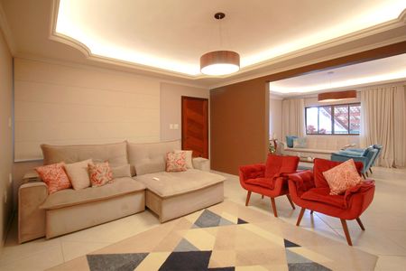 Casa à venda com 453m², 5 quartos e 4 vagasSala