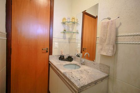 Casa à venda com 453m², 5 quartos e 4 vagasLavabo