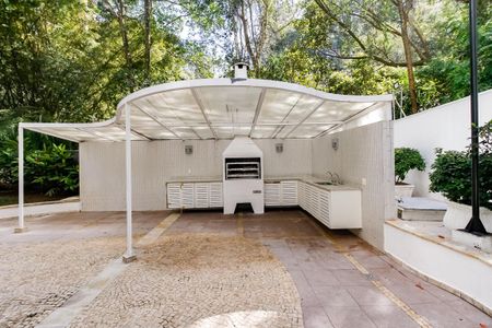 Apartamento à venda com 214m², 2 quartos e 3 vagas Apartamento à venda com 214m², 2 quartos e 3 vagasÁrea comum - Churrasqueira