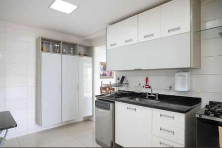 Apartamento à venda com 137m², 4 quartos e 2 vagas Apartamento à venda com 137m², 4 quartos e 2 vagasCozinha