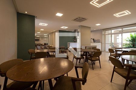 Apartamento à venda com 137m², 4 quartos e 2 vagas Apartamento à venda com 137m², 4 quartos e 2 vagasÁrea comum - Salão de festas