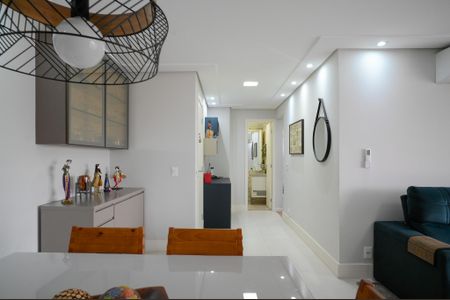 Apartamento à venda com 137m², 4 quartos e 2 vagas Apartamento à venda com 137m², 4 quartos e 2 vagasSala