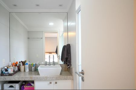 Apartamento à venda com 137m², 4 quartos e 2 vagas Apartamento à venda com 137m², 4 quartos e 2 vagasBanheiro Quarto 1 - Suite