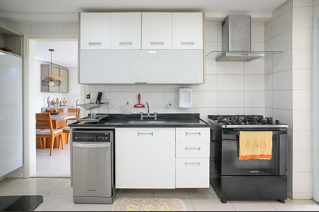 Apartamento à venda com 137m², 4 quartos e 2 vagas Apartamento à venda com 137m², 4 quartos e 2 vagasCozinha