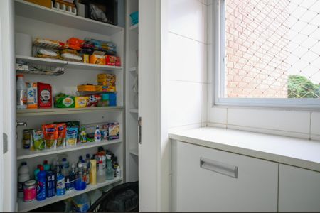 Apartamento à venda com 137m², 4 quartos e 2 vagas Apartamento à venda com 137m², 4 quartos e 2 vagasDespensa