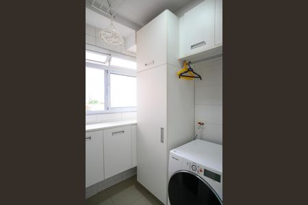 Apartamento à venda com 137m², 4 quartos e 2 vagas Apartamento à venda com 137m², 4 quartos e 2 vagasÁrea de Serviço