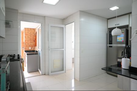 Apartamento à venda com 137m², 4 quartos e 2 vagas Apartamento à venda com 137m², 4 quartos e 2 vagasCozinha