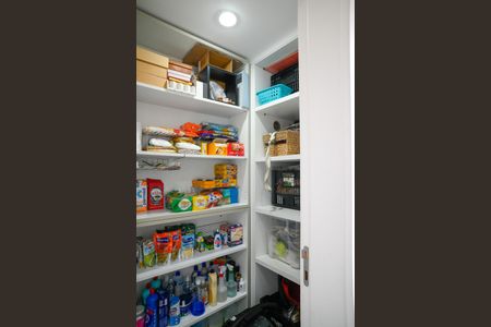 Apartamento à venda com 137m², 4 quartos e 2 vagas Apartamento à venda com 137m², 4 quartos e 2 vagasDespensa