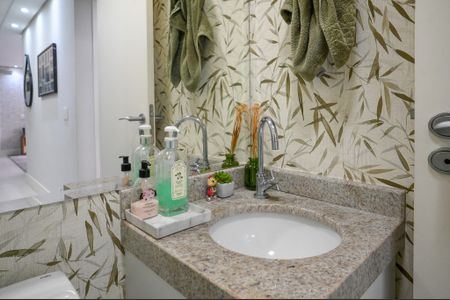 Apartamento à venda com 137m², 4 quartos e 2 vagas Apartamento à venda com 137m², 4 quartos e 2 vagasLavabo