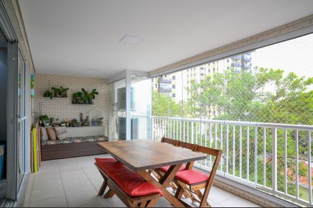 Apartamento à venda com 137m², 4 quartos e 2 vagas Apartamento à venda com 137m², 4 quartos e 2 vagasVaranda Gourmet