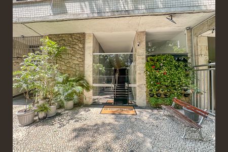 Apartamento à venda com 65m², 2 quartos e sem vaga Apartamento à venda com 65m², 2 quartos e sem vagaFachada