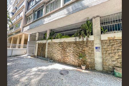 Apartamento à venda com 65m², 2 quartos e sem vaga Apartamento à venda com 65m², 2 quartos e sem vagaFachada