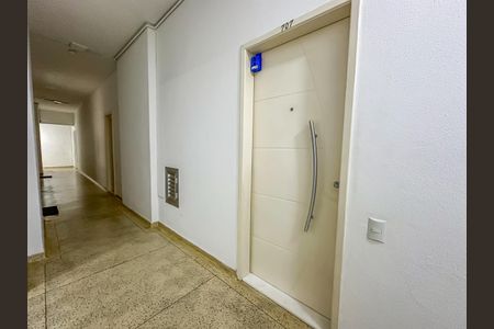 Apartamento à venda com 65m², 2 quartos e sem vaga Apartamento à venda com 65m², 2 quartos e sem vagaLockbox