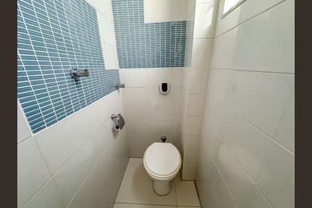 Apartamento à venda com 65m², 2 quartos e sem vaga Apartamento à venda com 65m², 2 quartos e sem vagaBanheiro de Serviço