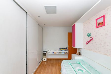 Apartamento à venda com 300m², 4 quartos e 4 vagas Apartamento à venda com 300m², 4 quartos e 4 vagasQuarto 2