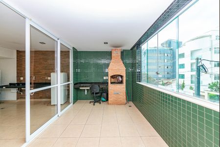 Apartamento à venda com 300m², 4 quartos e 4 vagas Apartamento à venda com 300m², 4 quartos e 4 vagasÁrea comum